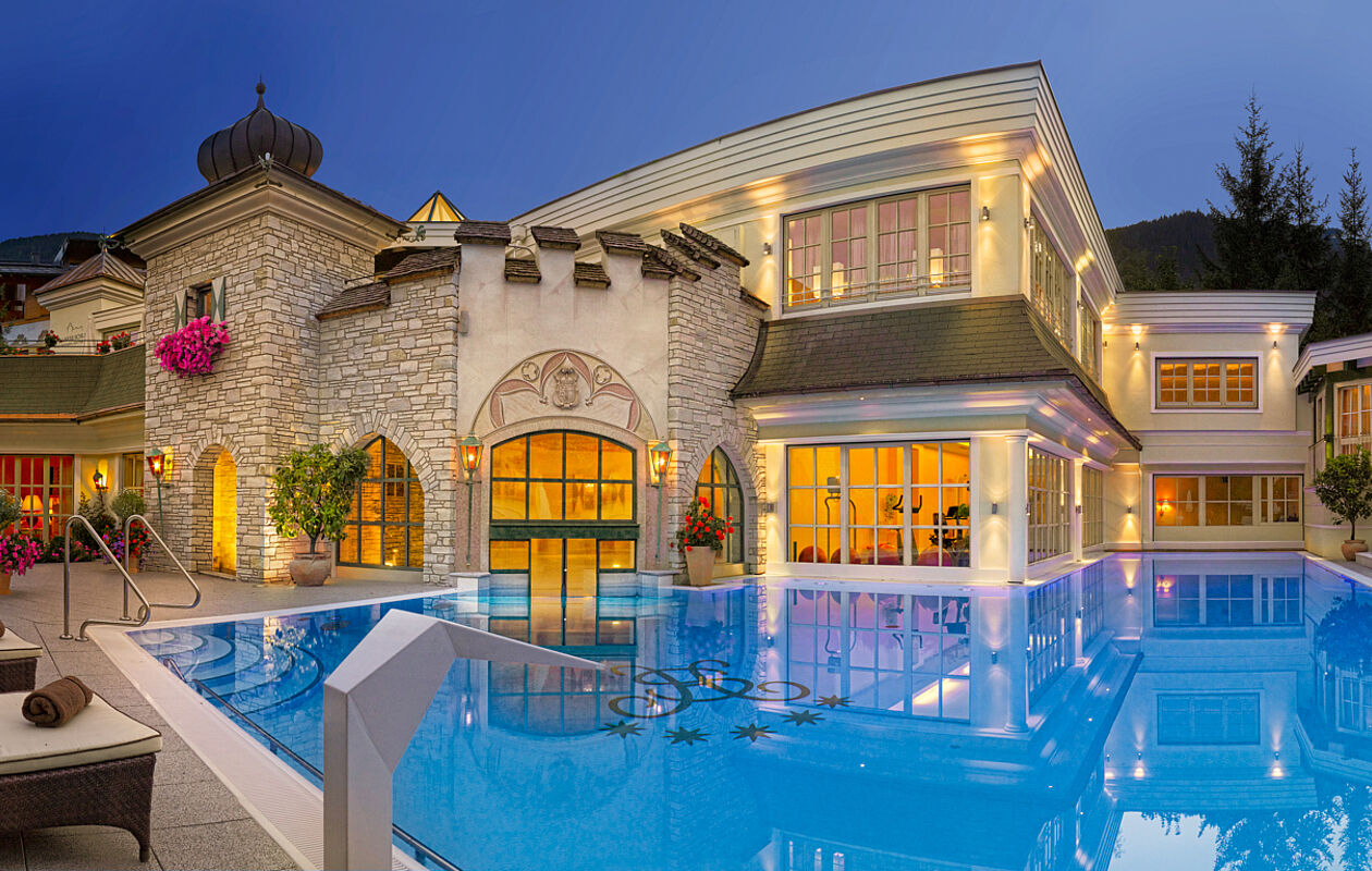Panorama Aussenpool beheizt Sommer Wellnesshotel Zell am See