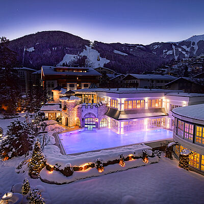 5 Sterne Hotel mit Pool im Winter