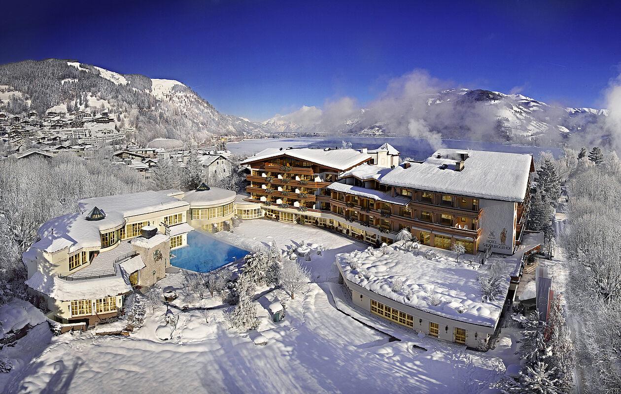 Aussenansicht Luxushotel Zell am See Winter