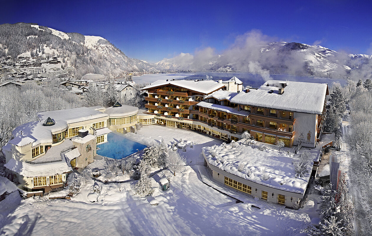Aussenansicht Luxushotel Zell am See Winter